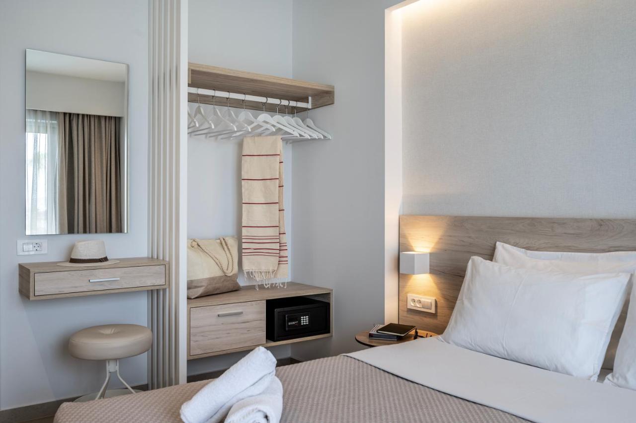 Mythos Suites Hotel Тігакі Екстер'єр фото