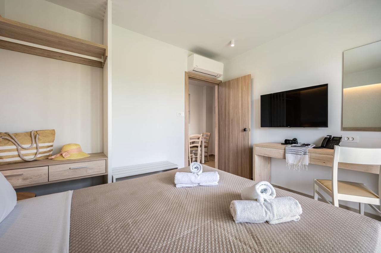 Mythos Suites Hotel Тігакі Екстер'єр фото