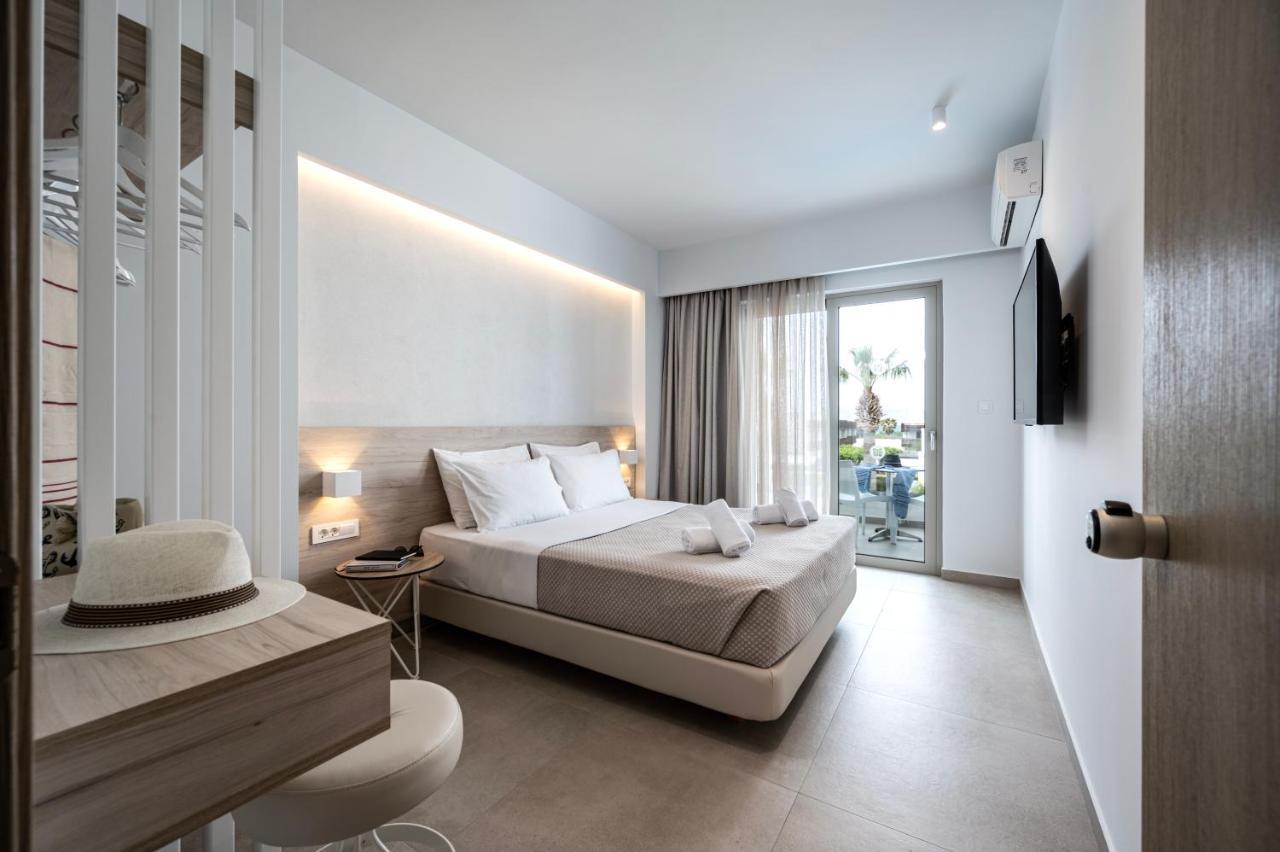 Mythos Suites Hotel Тігакі Екстер'єр фото