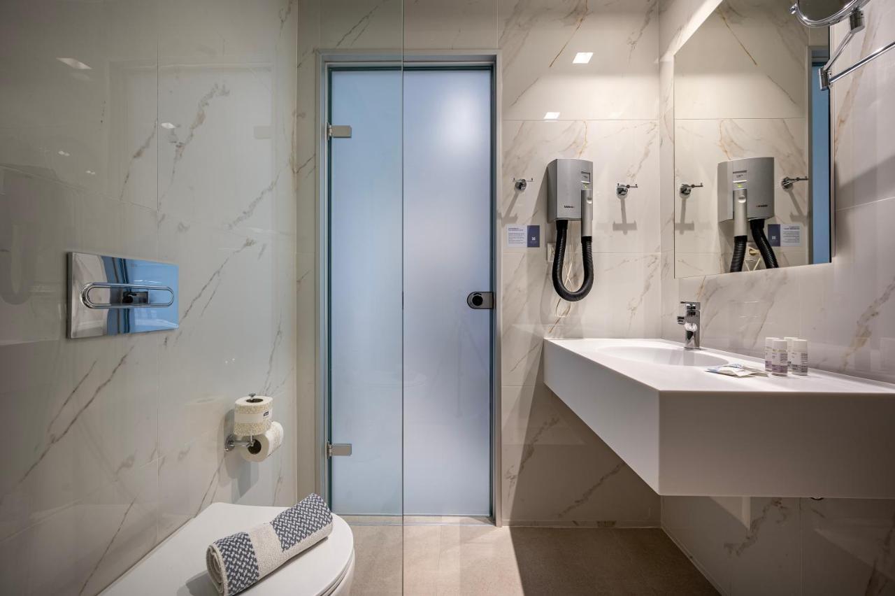 Mythos Suites Hotel Тігакі Екстер'єр фото