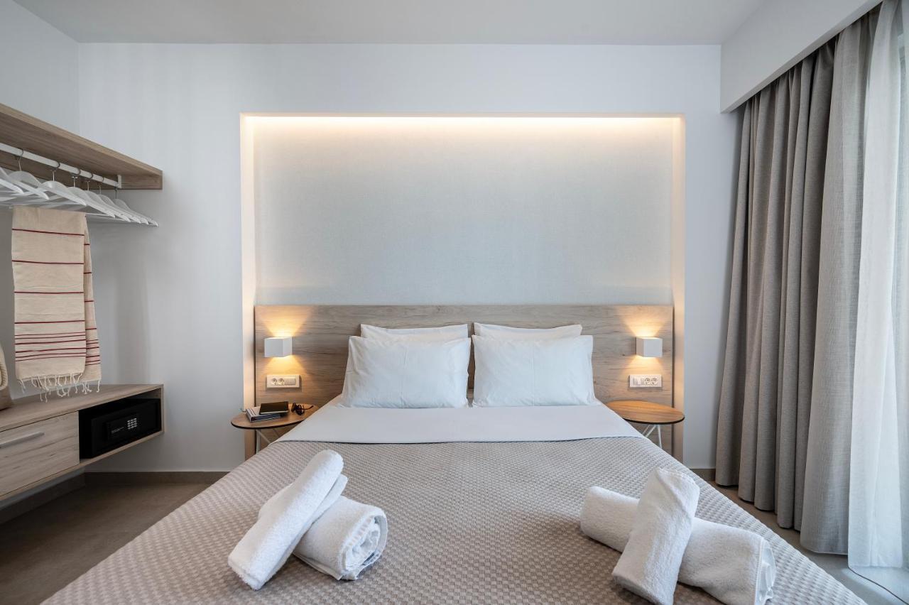 Mythos Suites Hotel Тігакі Екстер'єр фото