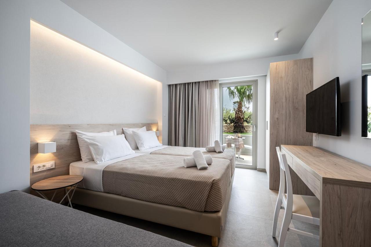 Mythos Suites Hotel Тігакі Екстер'єр фото