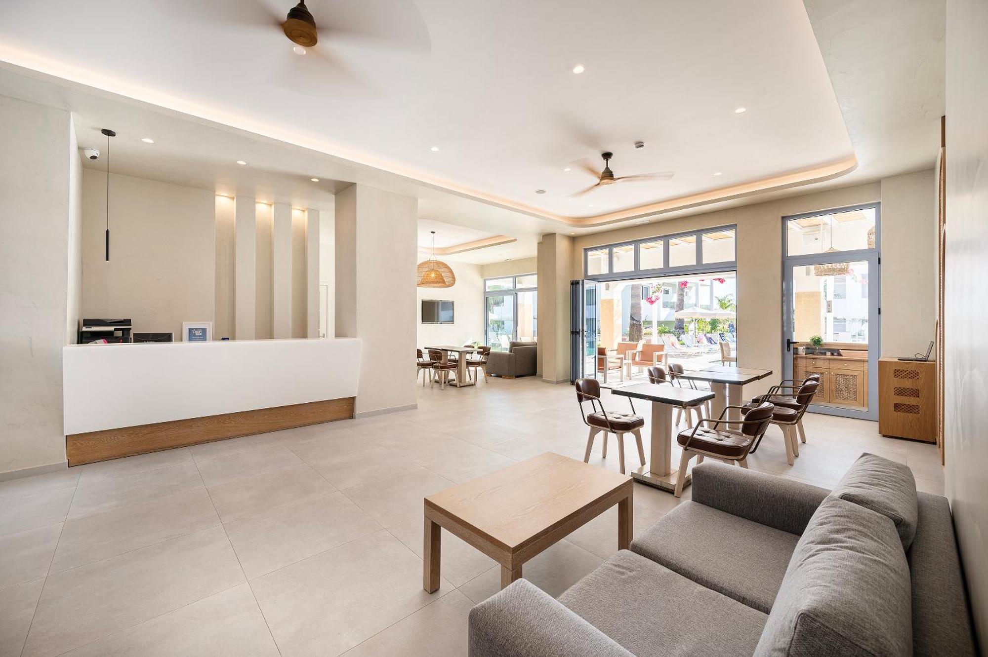 Mythos Suites Hotel Тігакі Екстер'єр фото